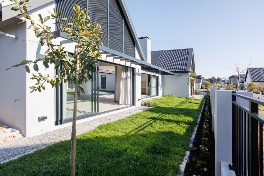 To Let 4 Bedroom Property for Rent in Val De Vie Estate Western Cape